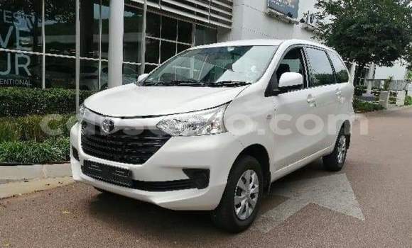 Sayi Na hannu Toyota Avanza White Mota in Butha Buthe a Butha-Buthe Sayi Na hannu Toyota Avanza White Mota in Butha Buthe a Butha-Buthe