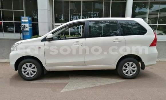 Sayi Na hannu Toyota Avanza White Mota in Butha Buthe a Butha-Buthe Sayi Na hannu Toyota Avanza White Mota in Butha Buthe a Butha-Buthe