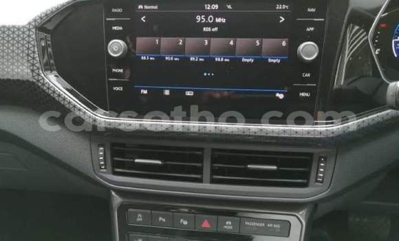 Buy Used Volkswagen T-Roc Blue Car in Maseru in Maseru Buy Used Volkswagen T-Roc Blue Car in Maseru in Maseru