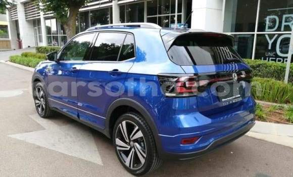 Buy Used Volkswagen T-Roc Blue Car in Maseru in Maseru Buy Used Volkswagen T-Roc Blue Car in Maseru in Maseru