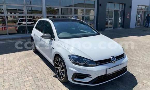 Sayi Na hannu Volkswagen Golf R White Mota in Roma a Maseru Sayi Na hannu Volkswagen Golf R White Mota in Roma a Maseru