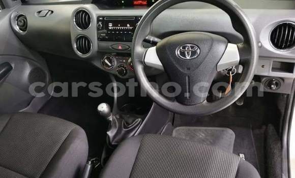 Sayi Na hannu Toyota Etios Beige Mota in Maseru a Maseru Sayi Na hannu Toyota Etios Beige Mota in Maseru a Maseru