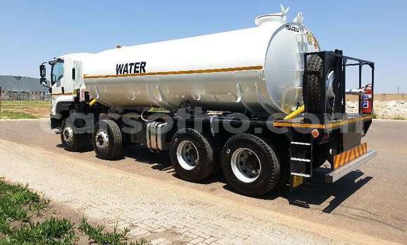 Acheter Occasion Utilitaire Isuzu FTR 850 Blanc à Maseru, Maseru Acheter Occasion Utilitaire Isuzu FTR 850 Blanc à Maseru, Maseru