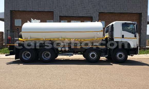 Acheter Occasion Utilitaire Isuzu FTR 850 Blanc à Maseru, Maseru Acheter Occasion Utilitaire Isuzu FTR 850 Blanc à Maseru, Maseru