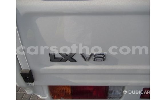 اشتري Imported Toyota Land Cruiser White سيارة في Import - Dubai في Maseru اشتري Imported Toyota Land Cruiser White سيارة في Import - Dubai في Maseru