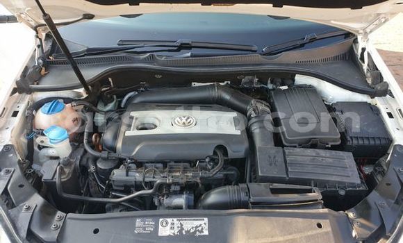 Buy Used Volkswagen Golf GTI White Car in Maputsoe in Leribe Buy Used Volkswagen Golf GTI White Car in Maputsoe in Leribe