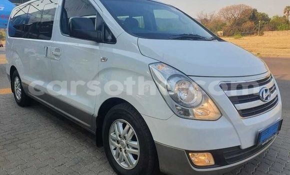 Sayi Na hannu Hyundai H1 White Mota in Maputsoe a Leribe Sayi Na hannu Hyundai H1 White Mota in Maputsoe a Leribe