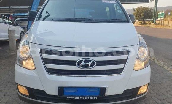 Sayi Na hannu Hyundai H1 White Mota in Maputsoe a Leribe Sayi Na hannu Hyundai H1 White Mota in Maputsoe a Leribe