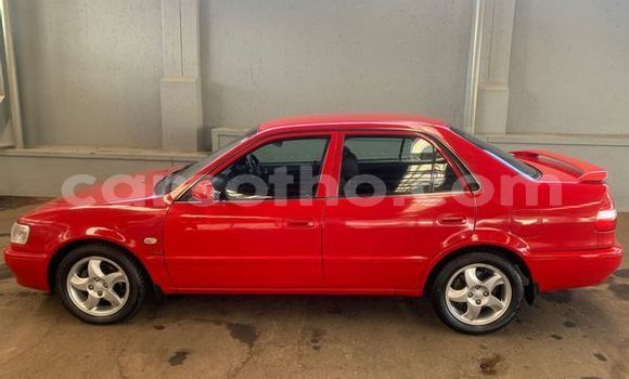 Acheter Occasion Voiture Toyota Corolla Rouge à Maputsoa, Leribe Acheter Occasion Voiture Toyota Corolla Rouge à Maputsoa, Leribe