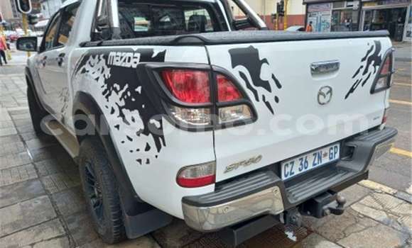 Acheter Occasion Voiture Mazda BT-50 Blanc à Hlotse, Leribe Acheter Occasion Voiture Mazda BT-50 Blanc à Hlotse, Leribe