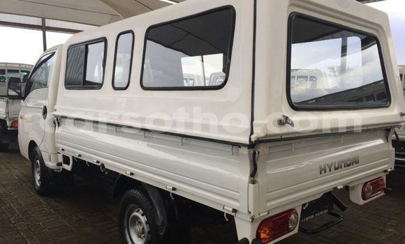 Buy Used Hyundai H1 White Car in Maseru in Maseru Buy Used Hyundai H1 White Car in Maseru in Maseru
