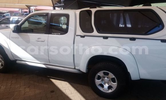 Buy Used Mazda BT-50 White Car in Maseru in Maseru Buy Used Mazda BT-50 White Car in Maseru in Maseru