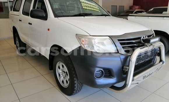 Buy Used Toyota Hilux White Car in Maseru in Maseru Buy Used Toyota Hilux White Car in Maseru in Maseru