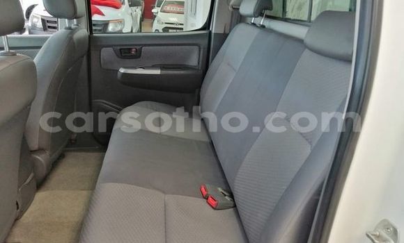 Buy Used Toyota Hilux White Car in Maseru in Maseru Buy Used Toyota Hilux White Car in Maseru in Maseru