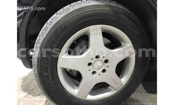 Sayi Imported Mercedes-Benz 190 (W201) Blue Mota in Import - Dubai a Maseru Sayi Imported Mercedes-Benz 190 (W201) Blue Mota in Import - Dubai a Maseru