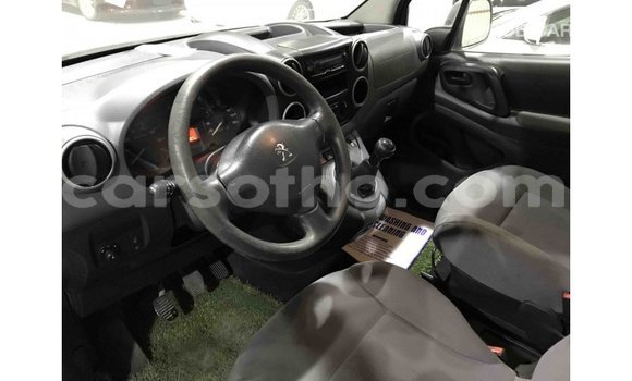 Sayi Imported Peugeot Partner White Mota in Import - Dubai a Maseru Sayi Imported Peugeot Partner White Mota in Import - Dubai a Maseru