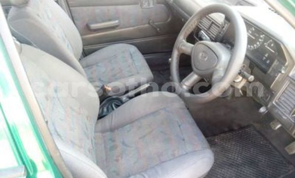Acheter Occasion Voiture Mazda 323 Vert à Maseru, Maseru Acheter Occasion Voiture Mazda 323 Vert à Maseru, Maseru