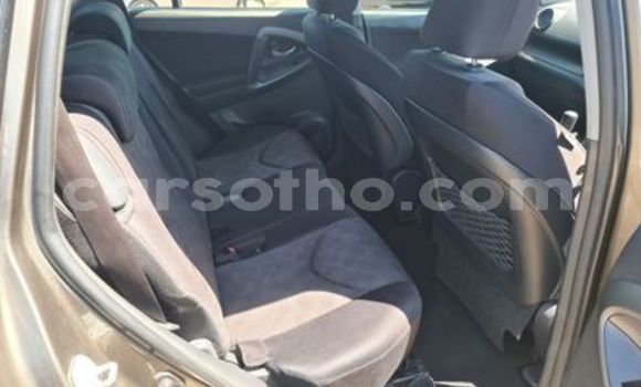 Sayi Na hannu Toyota RAV4 Silver Mota in Maseru a Maseru Sayi Na hannu Toyota RAV4 Silver Mota in Maseru a Maseru