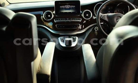 اشتري مستعمل Mercedes-Benz V-klasse Black سيارة في Butha Buthe في Butha-Buthe اشتري مستعمل Mercedes-Benz V-klasse Black سيارة في Butha Buthe في Butha-Buthe
