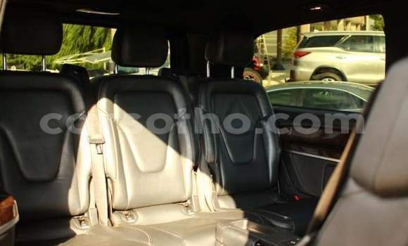 اشتري مستعمل Mercedes-Benz V-klasse Black سيارة في Butha Buthe في Butha-Buthe اشتري مستعمل Mercedes-Benz V-klasse Black سيارة في Butha Buthe في Butha-Buthe