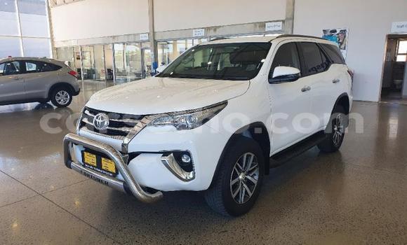 Buy Used Toyota Fortuner White Car in Mohale's Hoek in Mohale's Hoek Buy Used Toyota Fortuner White Car in Mohale's Hoek in Mohale's Hoek