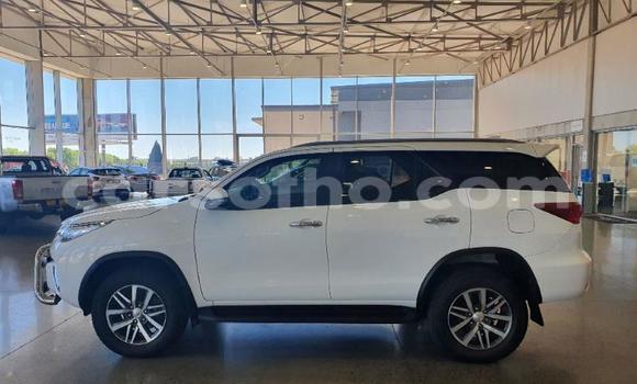 Buy Used Toyota Fortuner White Car in Mohale's Hoek in Mohale's Hoek Buy Used Toyota Fortuner White Car in Mohale's Hoek in Mohale's Hoek
