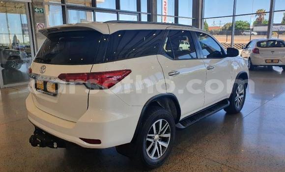 Buy Used Toyota Fortuner White Car in Mohale's Hoek in Mohale's Hoek Buy Used Toyota Fortuner White Car in Mohale's Hoek in Mohale's Hoek
