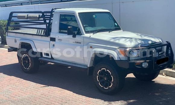 Buy Used Toyota Land Cruiser White Car in Maseru in Maseru Buy Used Toyota Land Cruiser White Car in Maseru in Maseru