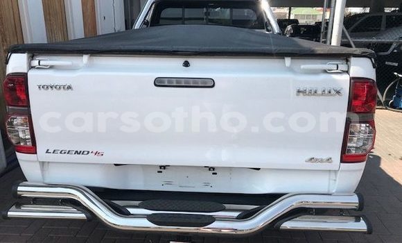 Buy Used Toyota Hilux White Car in Mohale's Hoek in Mohale's Hoek Buy Used Toyota Hilux White Car in Mohale's Hoek in Mohale's Hoek