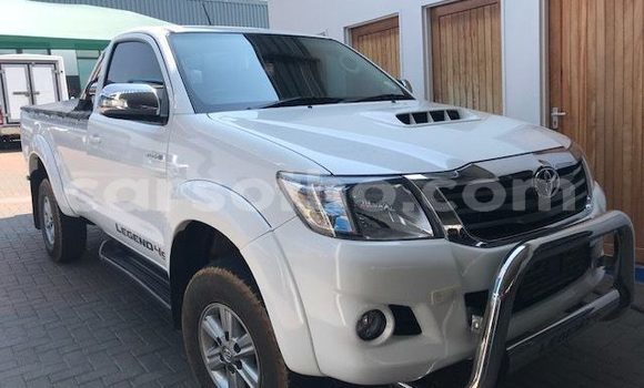 Buy Used Toyota Hilux White Car in Mohale's Hoek in Mohale's Hoek Buy Used Toyota Hilux White Car in Mohale's Hoek in Mohale's Hoek