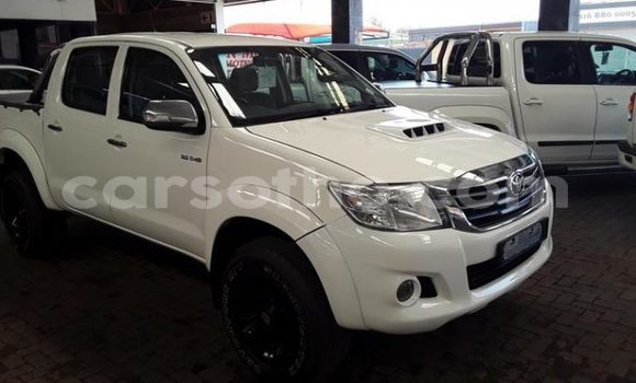 Buy Used Toyota Hilux White Car in Mokhotlong in Berea Buy Used Toyota Hilux White Car in Mokhotlong in Berea