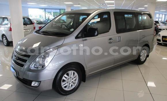 Buy Used Hyundai H1 Silver Car in Maputsoe in Leribe Buy Used Hyundai H1 Silver Car in Maputsoe in Leribe