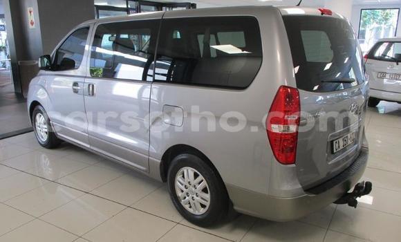 Buy Used Hyundai H1 Silver Car in Maputsoe in Leribe Buy Used Hyundai H1 Silver Car in Maputsoe in Leribe