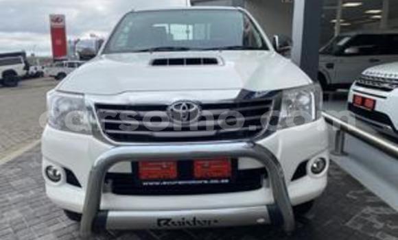 Buy Used Toyota Hilux White Car in Mafeteng in Mafeteng Buy Used Toyota Hilux White Car in Mafeteng in Mafeteng