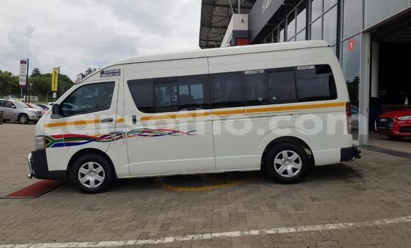 Buy Used Toyota Hiace White Car in Maseru in Maseru Buy Used Toyota Hiace White Car in Maseru in Maseru