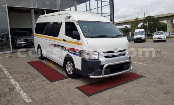 Buy Used Toyota Hiace White Car in Maseru in Maseru Buy Used Toyota Hiace White Car in Maseru in Maseru