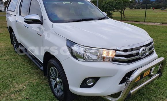 Acheter Occasion Voiture Toyota Hilux Blanc à Maputsoa, Leribe Acheter Occasion Voiture Toyota Hilux Blanc à Maputsoa, Leribe