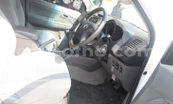 Acheter Occasion Voiture Toyota Hilux Blanc à Maputsoa, Leribe Acheter Occasion Voiture Toyota Hilux Blanc à Maputsoa, Leribe