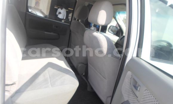 Acheter Occasion Voiture Toyota Hilux Blanc à Maputsoa, Leribe Acheter Occasion Voiture Toyota Hilux Blanc à Maputsoa, Leribe