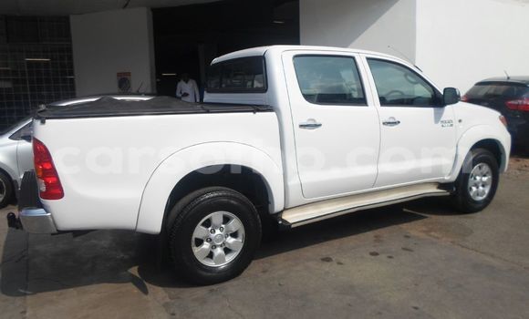 Acheter Occasion Voiture Toyota Hilux Blanc à Maputsoa, Leribe Acheter Occasion Voiture Toyota Hilux Blanc à Maputsoa, Leribe