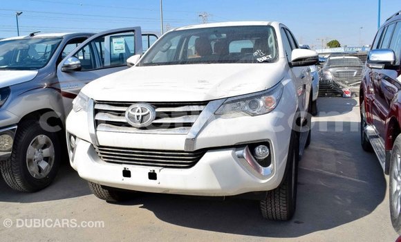 Acheter Import Voiture Toyota Fortuner Blanc à Import - Dubai, Maseru Acheter Import Voiture Toyota Fortuner Blanc à Import - Dubai, Maseru