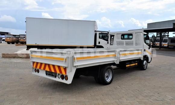 Acheter Occasion Utilitaire Toyota Dyna Blanc à Maputsoa, Leribe Acheter Occasion Utilitaire Toyota Dyna Blanc à Maputsoa, Leribe
