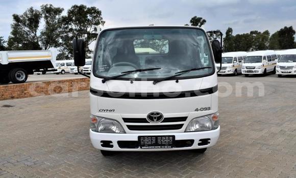 Acheter Occasion Utilitaire Toyota Dyna Blanc à Maputsoa, Leribe Acheter Occasion Utilitaire Toyota Dyna Blanc à Maputsoa, Leribe