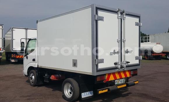 Acheter Occasion Utilitaire Toyota Dyna Blanc à Maputsoa, Leribe Acheter Occasion Utilitaire Toyota Dyna Blanc à Maputsoa, Leribe