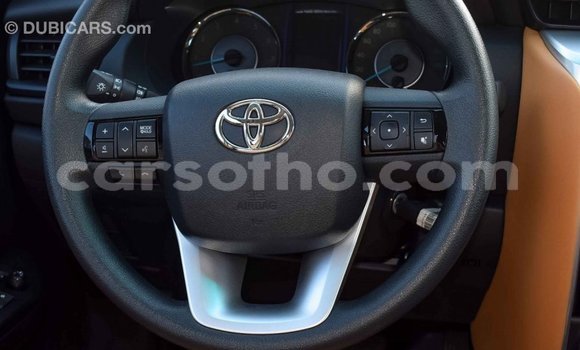 Acheter Import Voiture Toyota Fortuner Blanc à Import - Dubai, Maseru Acheter Import Voiture Toyota Fortuner Blanc à Import - Dubai, Maseru