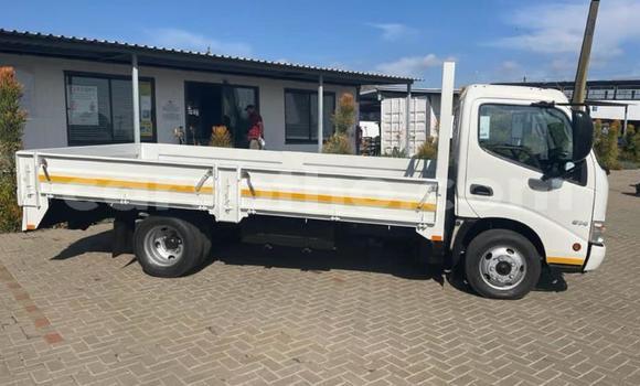 Acheter Occasion Utilitaire Toyota Dyna Blanc à Maputsoa, Leribe Acheter Occasion Utilitaire Toyota Dyna Blanc à Maputsoa, Leribe