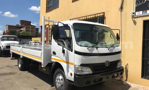 Acheter Occasion Utilitaire Toyota Dyna Blanc à Maputsoa, Leribe Acheter Occasion Utilitaire Toyota Dyna Blanc à Maputsoa, Leribe