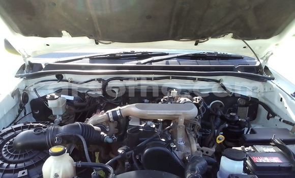 Buy Used Toyota Hilux White Car in Mafeteng in Mafeteng Buy Used Toyota Hilux White Car in Mafeteng in Mafeteng