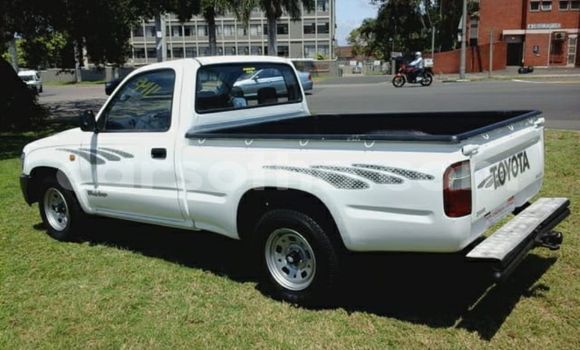 Sayi Na hannu Toyota Hilux White Mota in Hlotse a Leribe Sayi Na hannu Toyota Hilux White Mota in Hlotse a Leribe