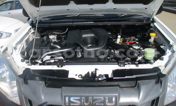 Buy Used Isuzu KB White Car in Hlotse in Leribe Buy Used Isuzu KB White Car in Hlotse in Leribe